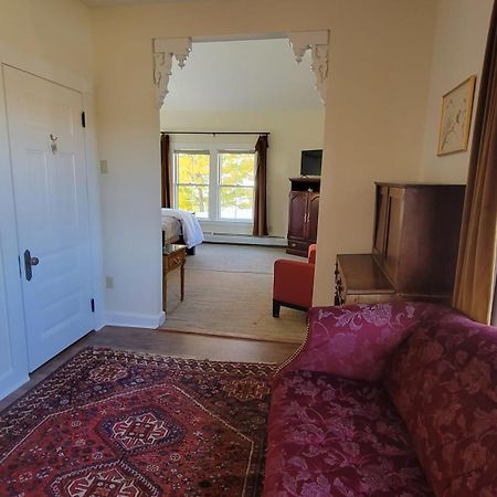 The Elizabeth Inn And Restaurant Bethel Room photo