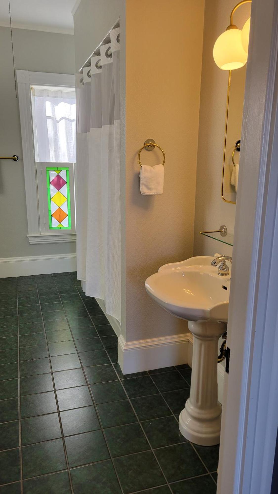 The Elizabeth Inn And Restaurant Bethel Room photo