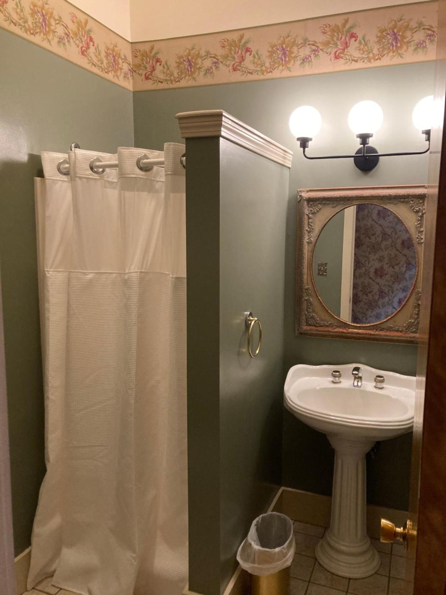 The Elizabeth Inn And Restaurant Bethel Room photo